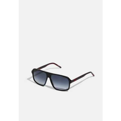 Image of HUGO Unisex Sunglasses, Size: 60, Black