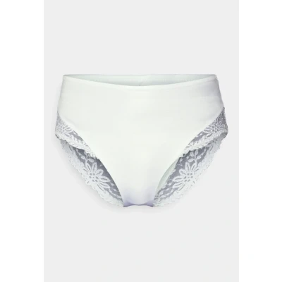 Image of Triumph Ladyform SOFT MAXI Briefs, Women&#039;s, Size: 20, White