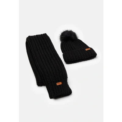 Image of Barbour Saltburn Beanie Scarf SET Scarf, Women&#039;s, Size: One Size, Black