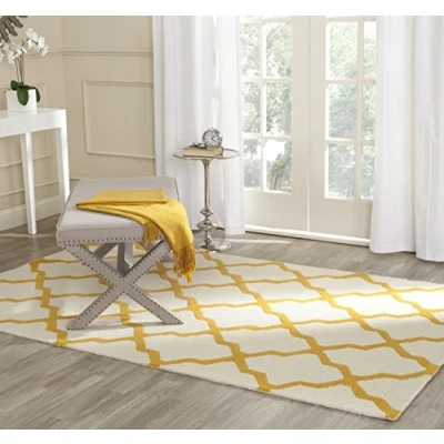 Image of SAFAVIEH Trellis Rug for Living Room, Dining Bedroom Cambridge Collection, Short Pile, in Ivory and Gold, 152 X 244 cm