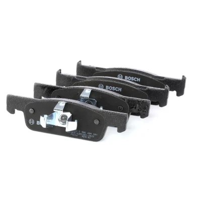Image of 410605951R, 8201377565 Brake pad set BOSCH 0 986 494 661 Low Metallic with anti squeak plate, piston clip SMART: Fortwo III Coupe
