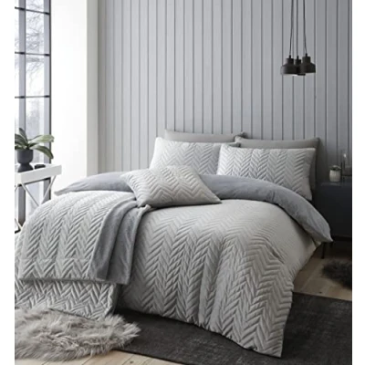 Image of Catherine Lansfield So Soft Velvet Touch Zig Zag Pinsonic Super King Duvet Set Silver
