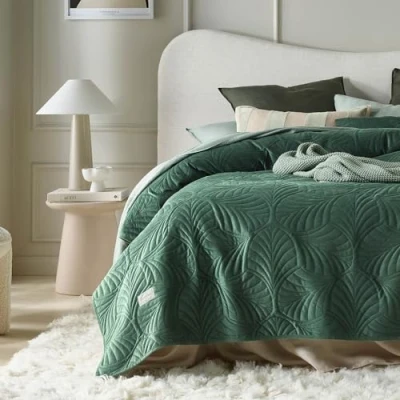 Image of ROOM99 Feel Elegant Bedspread 200 x 220 cm Dark Green Versatile for Bed and Sofa Couch Quilted Velvet
