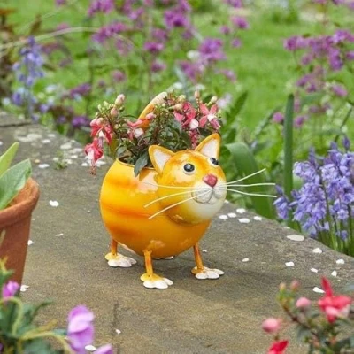 Image of Garden Mile Novelty Cat Planter Hand Painted Metal Hard Wearing Weather Proof Animal Themed Planters Outdoor Décor Flower Pots for Decoration (Cat Planter)