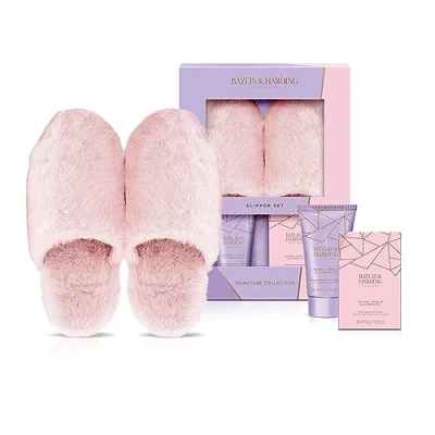 Image of Baylis &amp; Harding Jojoba, Vanilla Almond Oil Luxury Slipper Gift Set (Pack of 1) Vegan Friendly