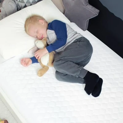 Image of Hygge Sheets® Bamboo Organic Potty Training Bed Pads Washable 100% Waterproof Wetting Sheets for Single, Toddler Beds Non Slip Easy to Change at Night Free Kids E Book UK Brand