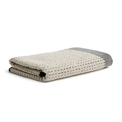 Image of möve Eden shower towel structured piquée with looped hem 80 x 150 cm made of 80% cotton / 20% linen, nature black