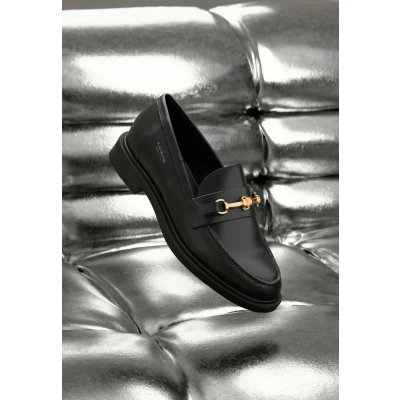 Image of Vagabond Amina Leather Loafers UK 3