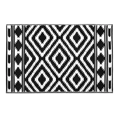 Image of JVL Lightweight Reversible Plastic Woven Outdoor Rug, 120x170cm, Aztec