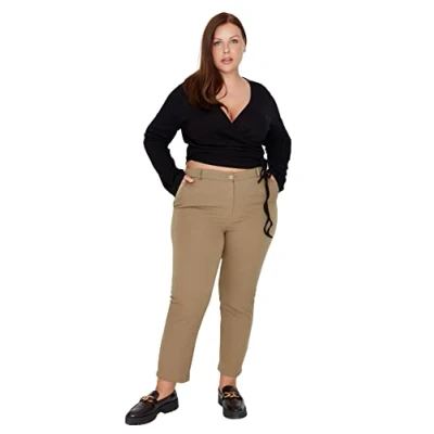 Image of Trendyol Women Plus Size Normal Waist Straight Leg Carrot Pants Trousers Grün