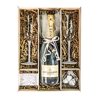 Image of Sparkling Silver Moët &amp; Chandon 75cl Gift Set Hamper With 2 Matching Stem Champagne Flutes Fully Boxed