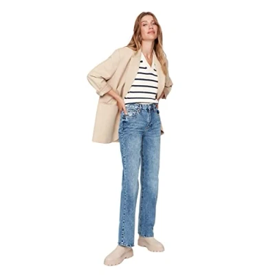 Image of Trendyol Women&#039;s Woman Straight Jeans, Blue, 36