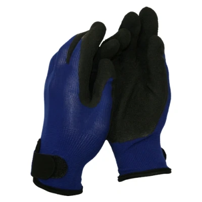 Image of Town &amp; Country Weed Master Plus Gloves Medium