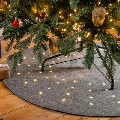 Image of CHRISTOW Light Up Christmas Tree Mat, Decorative Soft Felt Floor Protector with 80 Warm White LED Stars, Battery Operated Timer Function, Round 98cm Decoration for Xmas Trees to 7ft (Grey)