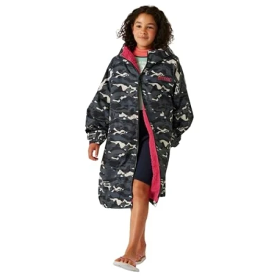 Image of Regatta Kids Spirit Of Adventure Changing Robe Black Camo/Pink 5 9 Yrs