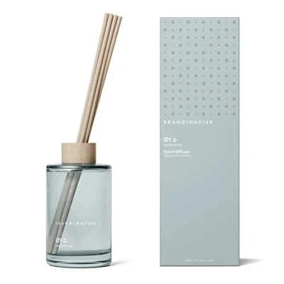 Image of Skandinavisk ØY &#039;Island&#039; Reed Diffuser with 8 Reeds. Lasts +3 Months. Fragrance Notes: Crabapple and Dog Rose, Water Mosses Green Leaves. 200 ml