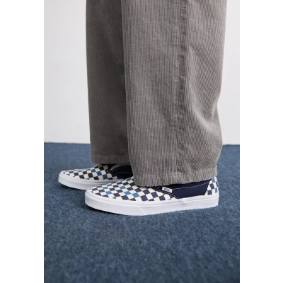 Image of Vans Classic Unisex Slipons, Size: 110, Check navy shoes