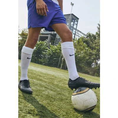 Image of Nike Men&#039;s Legend 10 Pro Fg Soccer Shoe, Black/Black/Deep Jungle, 6 UK