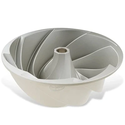 Image of Dr. Oetker Twist Round Cake Mould, Diameter 24cm, Fluted Tin, Non Stick, Festive Design, Baking Art for Impressive Creations, Colour: Cream/Metallic