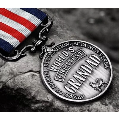 Image of The Commemorative Coin Company WORLDS GREATEST GRANDAD Service &amp; Bravery Medal. Silver. Gift/Present/Birthday. Grandfather/Grandpa