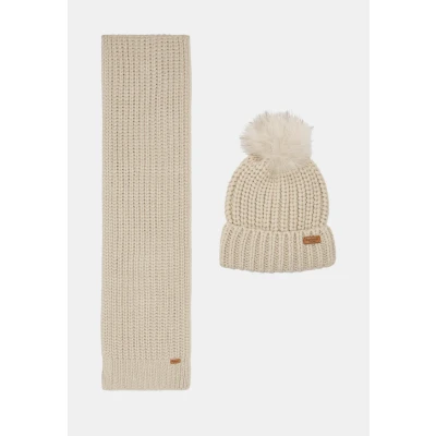 Image of Barbour Saltburn Beanie Scarf SET Scarf, Women&#039;s, Size: One Size, Pearl