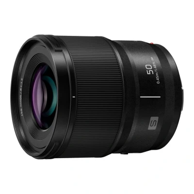 Image of Panasonic LUMIX S 50mm f/1.8 lightweight lens for series camera