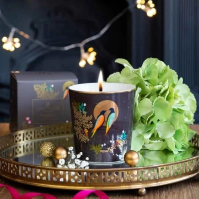 Image of Sara Miller Chelsea Collection Geranium, Patchouli &amp; Vetivert Natural Wax Candle