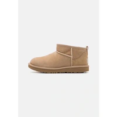Image of UGG Classic Ultra MINI Unisex ankle boots for kids, Size: 3, Sand shoes