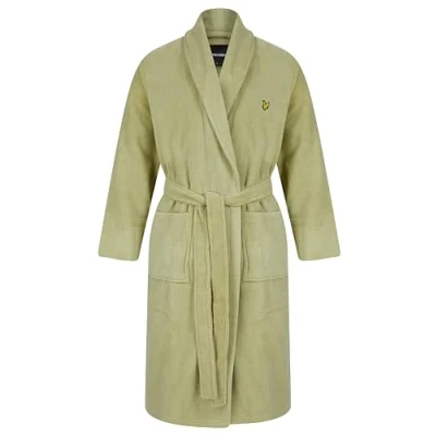 Image of Lyle &amp; Scott Men&#039;s Lucas Bathrobe Luxurious Towelling Dressing Gown with Classic Embroidered Eagle Chest Logo (M, Regular, Pale Olive Green)
