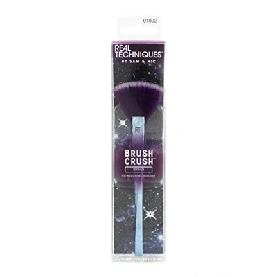 Image of Real Techniques Brush Crush Volume 2 Fan Makeup for Highlighting, RT 304