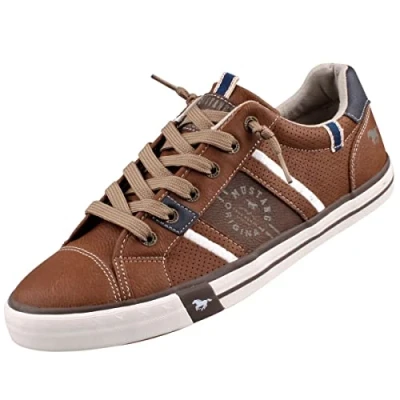 Image of Mustang 4072317 men&#039;s Shoes (Trainers) in Brown