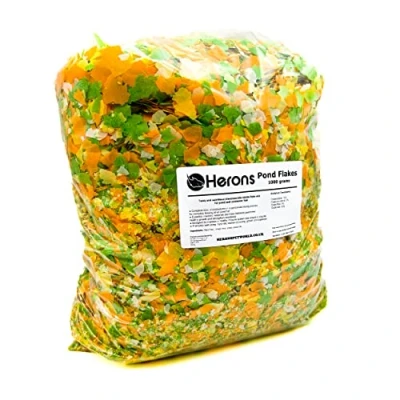 Image of HERONS Pond Flakes 1 KG 10L For Koi, Carp and Other Coldwater Fish With Essential Vitamins, Minerals Trace Elements Supports Healthy Immune System Does Not Cloud Water