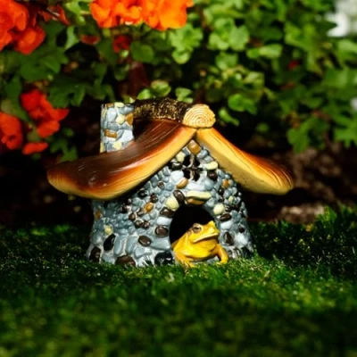 Image of Garden Mile Hedgehog House Hibernation Shelter Durable Wooden Predator Proof Outdoor Habitat Feeding Station Home Roof Hedgehogs Wildlife Pet (Toad House, One Size)