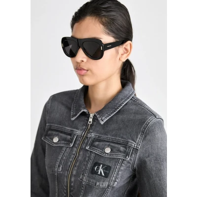 Image of Ferragamo Woman SF2029SE 001 Sunglasses Acetate Black Pilot Normal