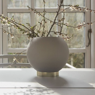 Image of AYTM Globe flower pot, Ø 17 cm, grey brown, aluminium, steel