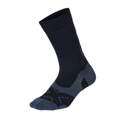 Image of 2XU Vectr Light Cushion Crew Socks Ultimate Comfort for Runners in Black/Titanium