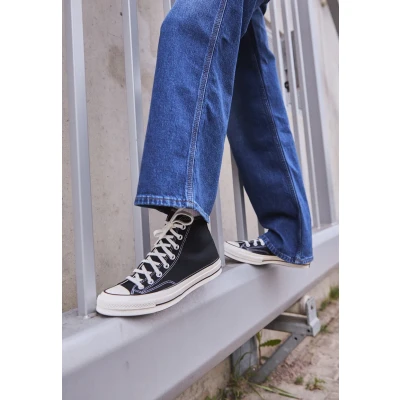 Image of Converse Chuck Taylor ALL STAR 70 HI Hightop trainers, Size: 6, Parchment Textile