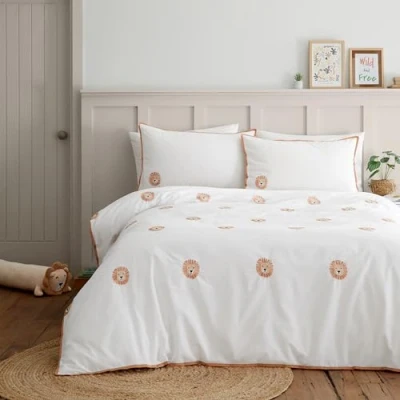 Image of Catherine Lansfield Embroidered Lions Double Duvet Cover Set with Pillowcases White