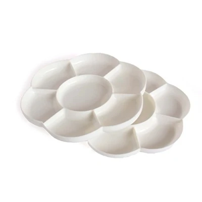 Image of Studio 22 Artist Plastic Daisy Shaped Paint Palettes 17.5cm