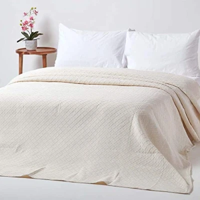 Image of HOMESCAPES Cream Cotton Rich Metelassé Textured Bedspread with Diamond Pattern, King