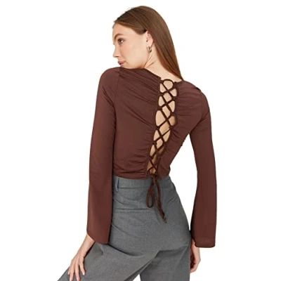 Image of Trendyol FeMan Slim fit Basic Crew Neck Knit Blouse Brown