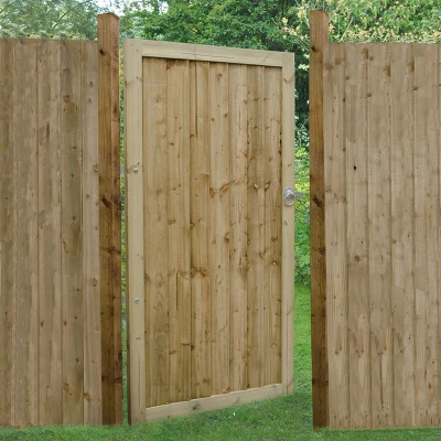 Image of Forest 3&#039; x 6&#039; Featheredge Pressure Treated Wooden Side Garden Gate (0.92m 1.8m)