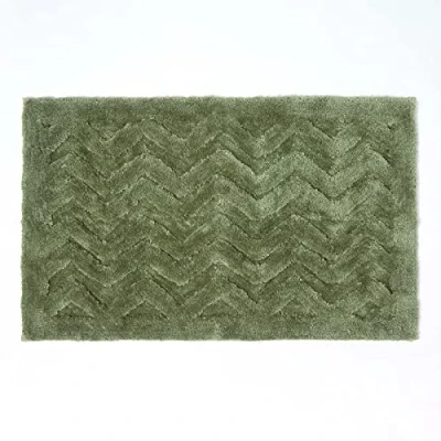 Image of HOMESCAPES Super Absorbent Soft ‘Sandwood’ Sage Green Bathmat with Plush Chevron Geometric Pattern and Non Slip Latex Backing, 50 x 80 cm Large Shower Mat Machine Washable