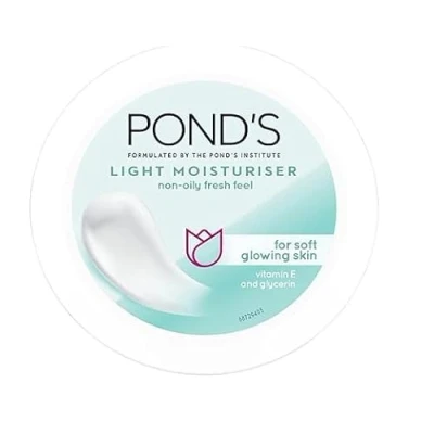 Image of Light Face Moisturiser, Pond,s 75ml, Daily Lightweight Non Oily Cream with Vitamin E and C, SPF 15