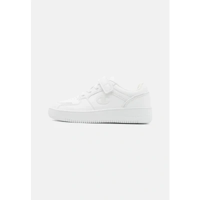 Image of Champion Rebound 2.0 LOW Unisex Basketball shoes for kids, Size: 1.5, Triple white Pu