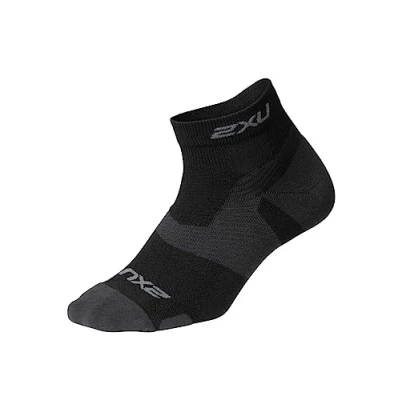 Image of 2XU Unisex Vectr Light Cushion 1/4 Crew Socks Black/Titanium, Large