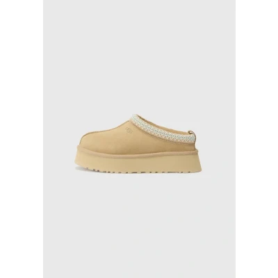 Image of UGG TAZZ II Unisex Clogs, Size: 3, Sand shoes