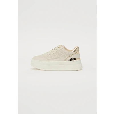 Image of Michael Kors HAYES girls&#039;s Children&#039;s Shoes (Trainers) in Beige
