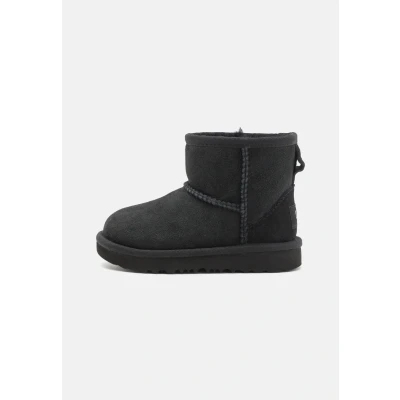 Image of UGG Classic MINI II Unisex ankle boots for kids, Size: 5K, Black Suede