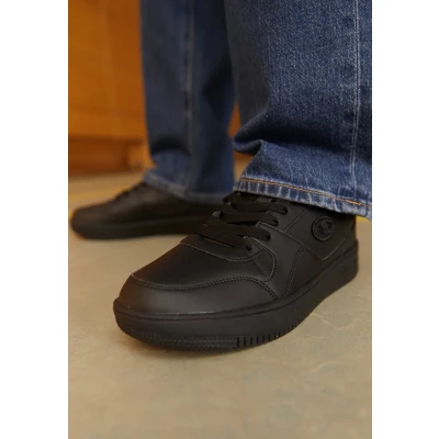 Image of Champion Men&#039;s Rebound Low Trainers, Black Kk006, 7 UK